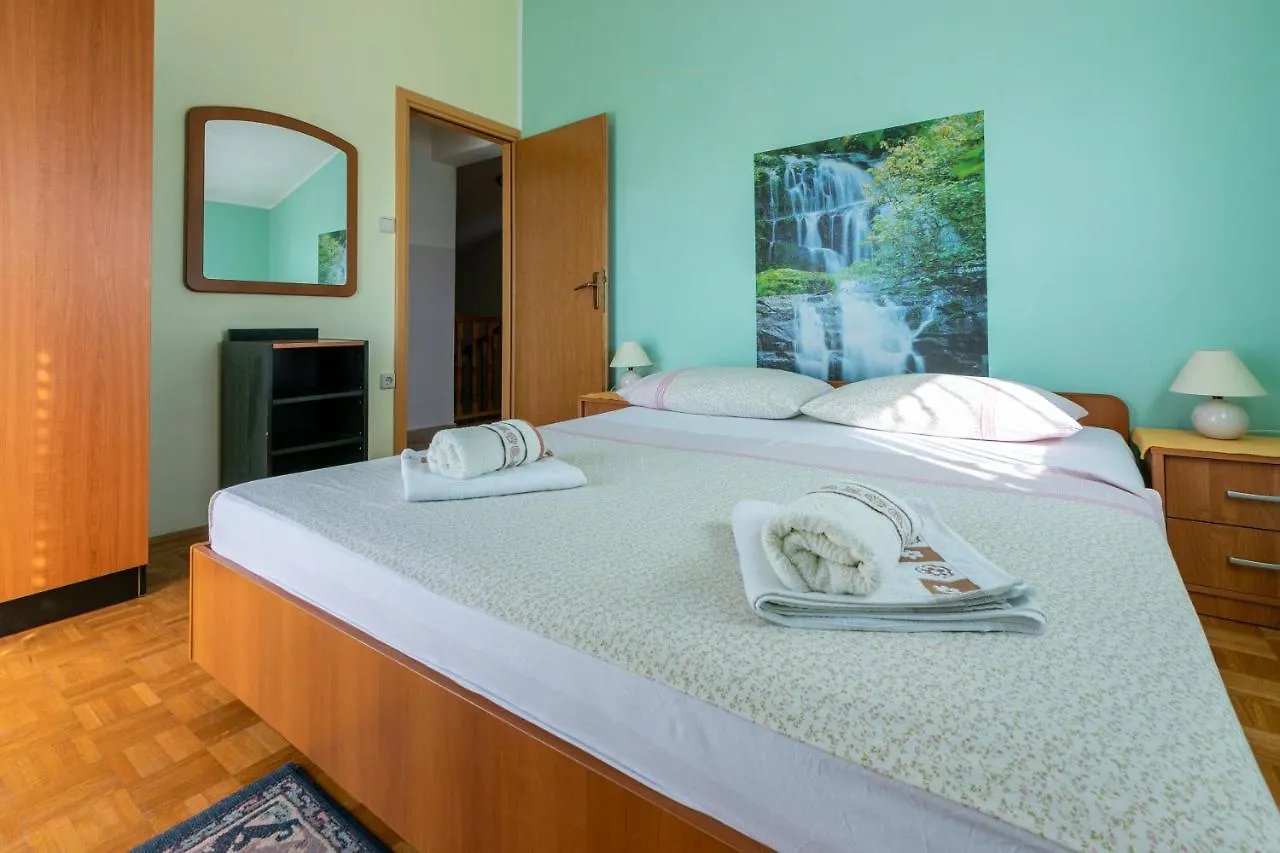 Apartment Nada Mundanije