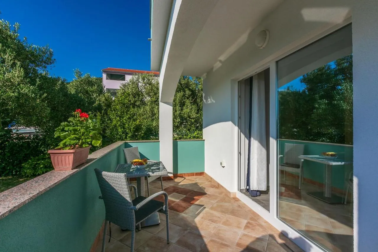 Apartment Nada Mundanije