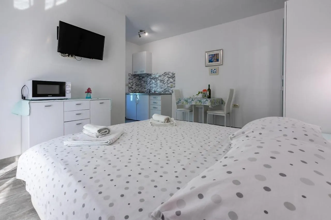 Apartment Nada Mundanije