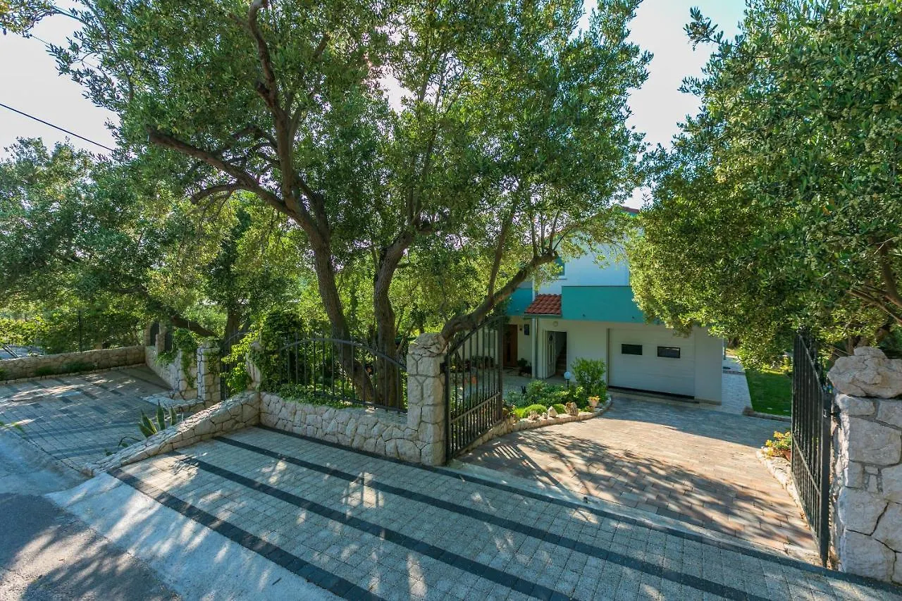 Apartment Nada Mundanije